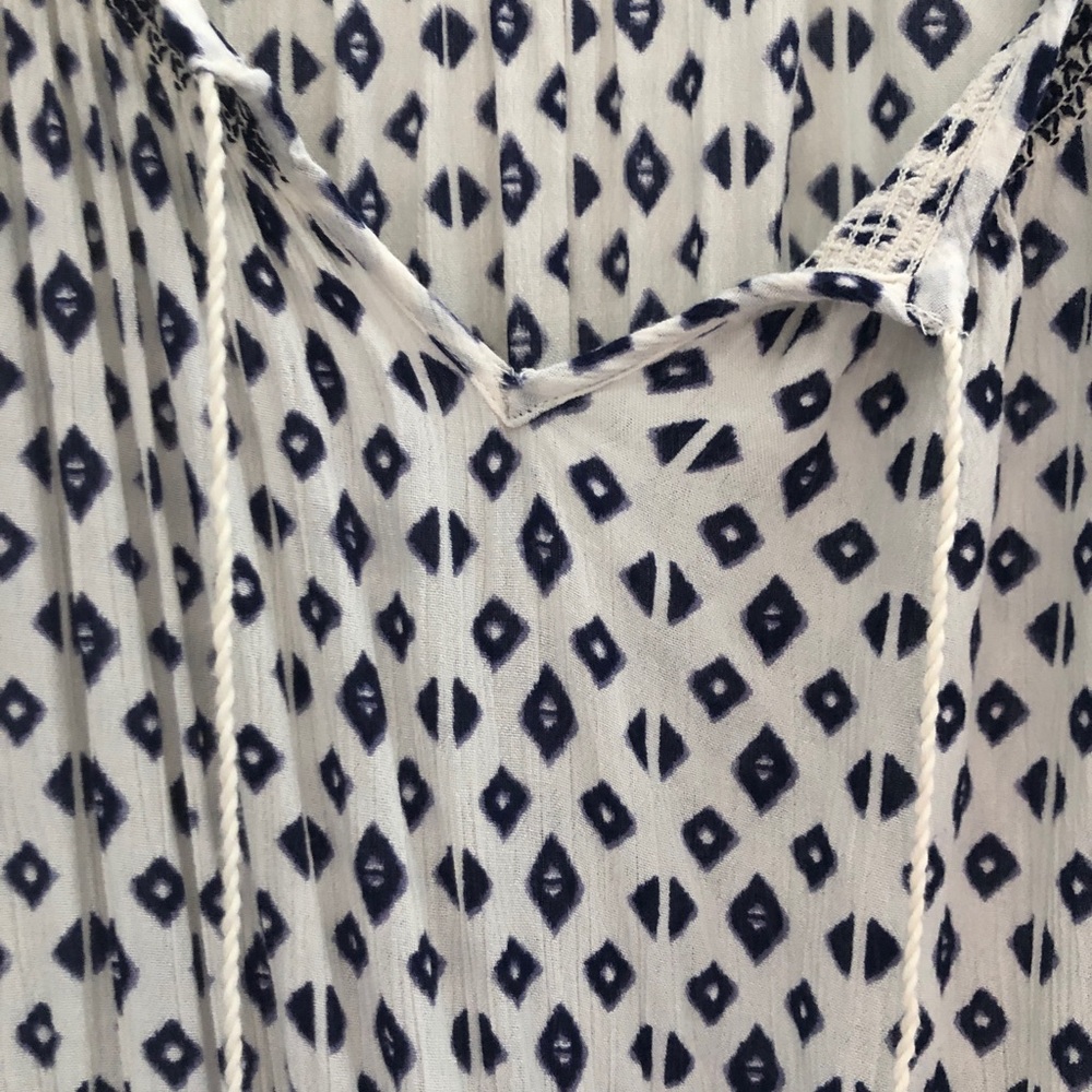 Patterned Dress - Picture 4 of 5